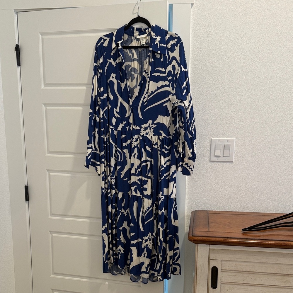 H&M Navy and White Long Sleeve Dress